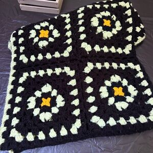Afghan blanket black gold granny squares